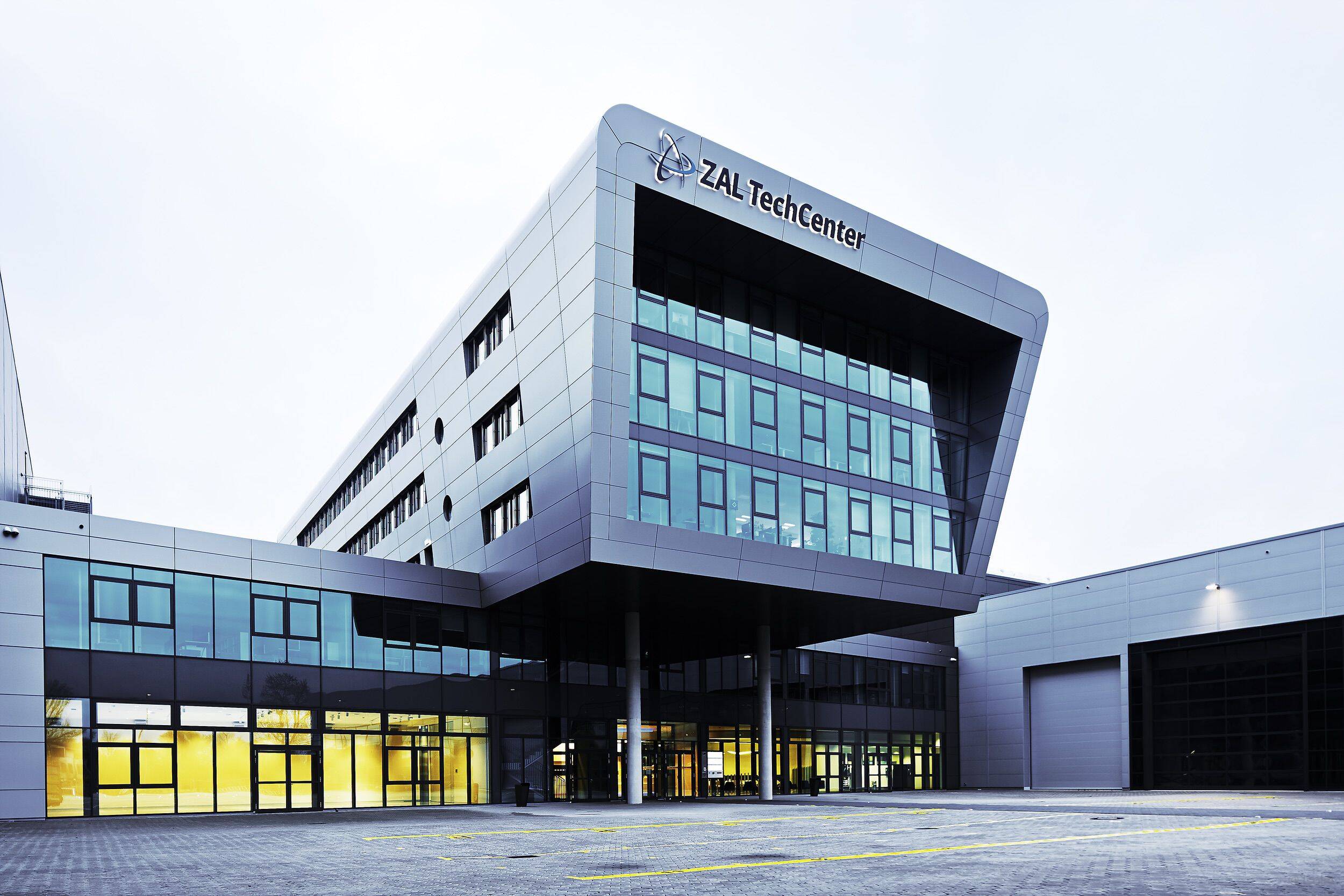 ISOLAR SOLARLUX ZAL TechCenter Hamburg Germany Copyright Arnold Glas 01