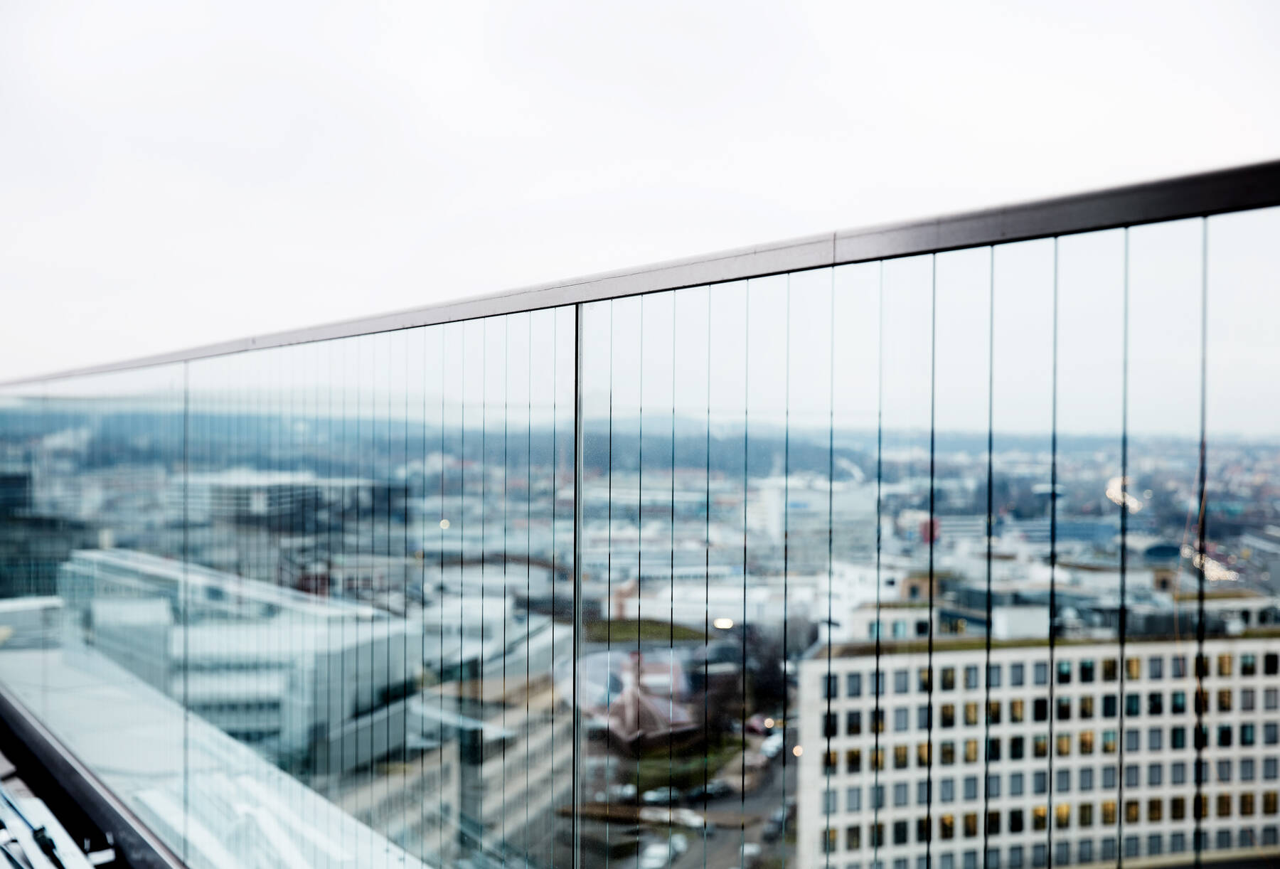 Der Porsche Design Tower zeigt, wie hochwertiges ISOLAR Glas Design, Funktion und Markenästhetik verbindet und so ein architektonisches Wahrzeichen schafft.